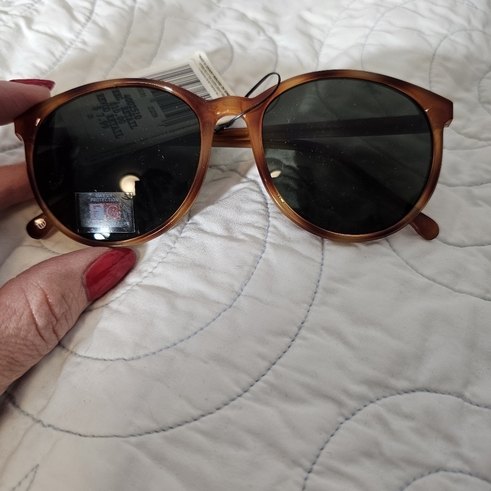 Foster Grant Vintage Stylish Brown Round Sunglasses - Picture 2 of 7